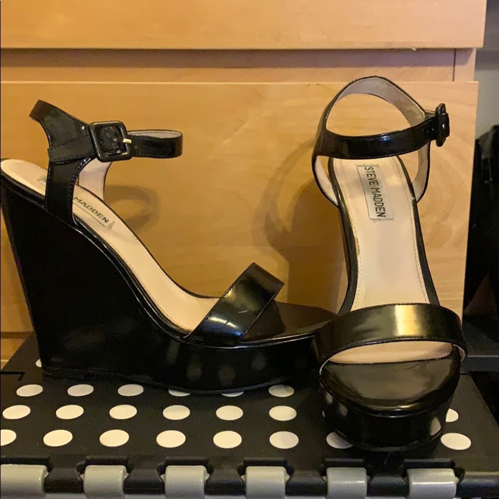 Steve Madden Prestine Black Patent Wedges sz 7